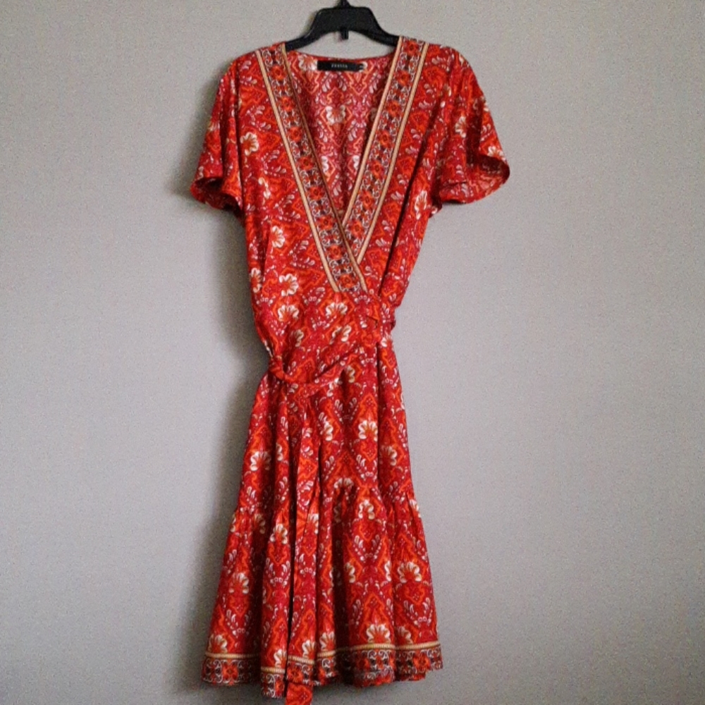 Zesica Wrap Dress NWOT - Picture 1 of 3